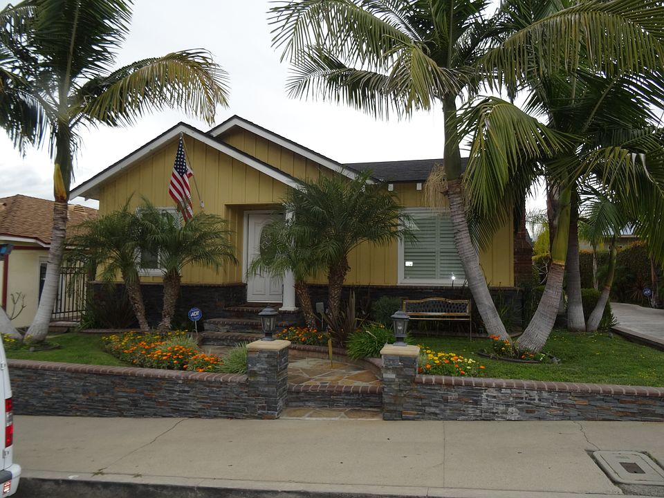 1st image of 859 Carillo Dr
