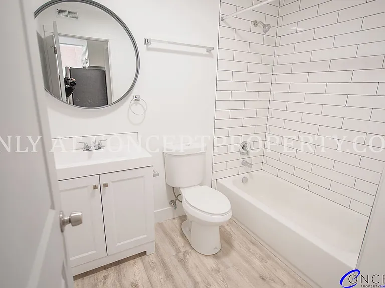 First Avenue Flats — Photo 15