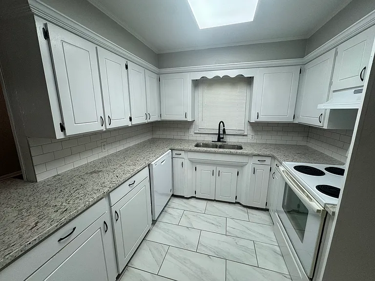 2613 Plantation Dr — Photo 4