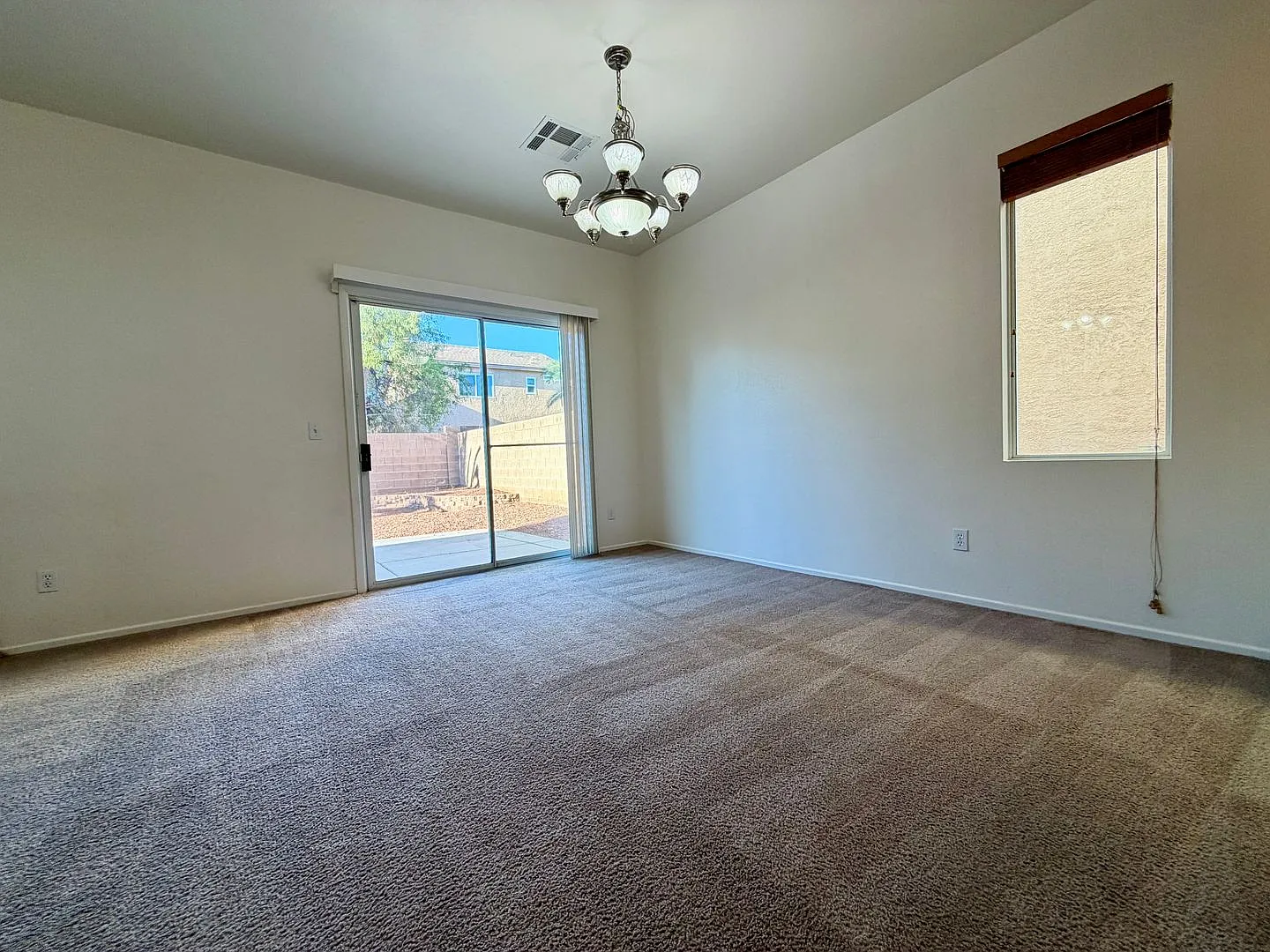 Gated 3 Bedroom Home with Granite Kitchen & Community Park — Photo 4