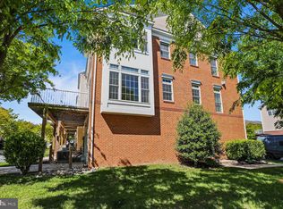 42599 Homefront Ter, Chantilly, VA 20152