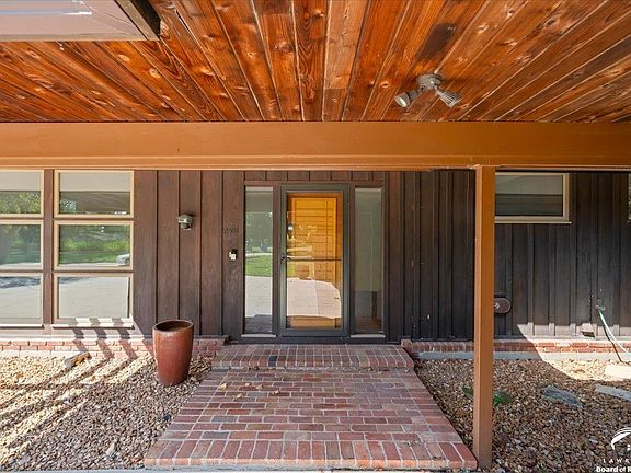 5th image of 2404 Orchard Ln