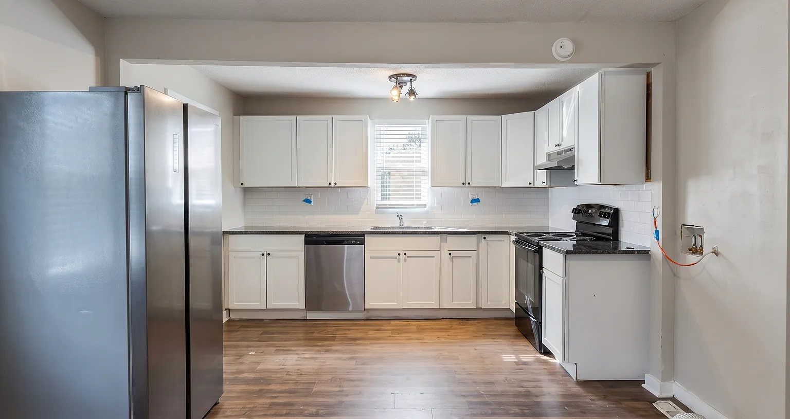 4989 Chateau Avenue — Photo 3