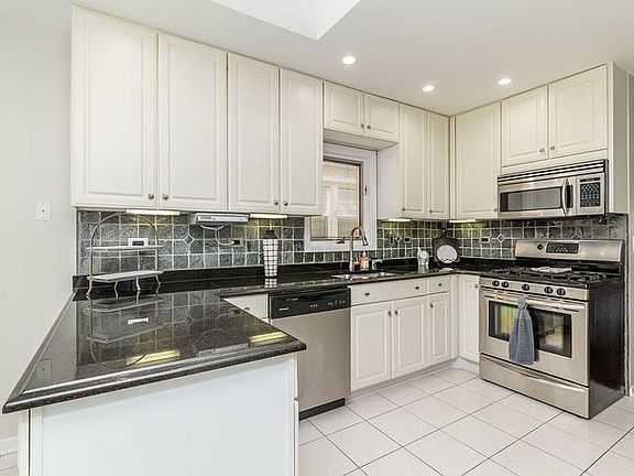 5th image of 7016 N Ozark Ave