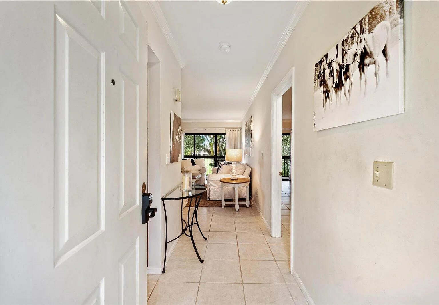 1 bed, 1.0 bath, 900 sqft, $5,000 — Photo 2