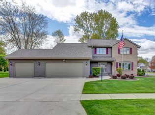 1707 Silver Moon Ln, NEW HOLSTEIN, WI 53061