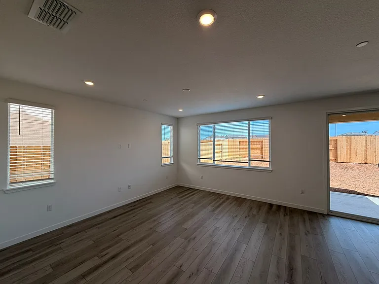 12629 Hereford Ave — Photo 8