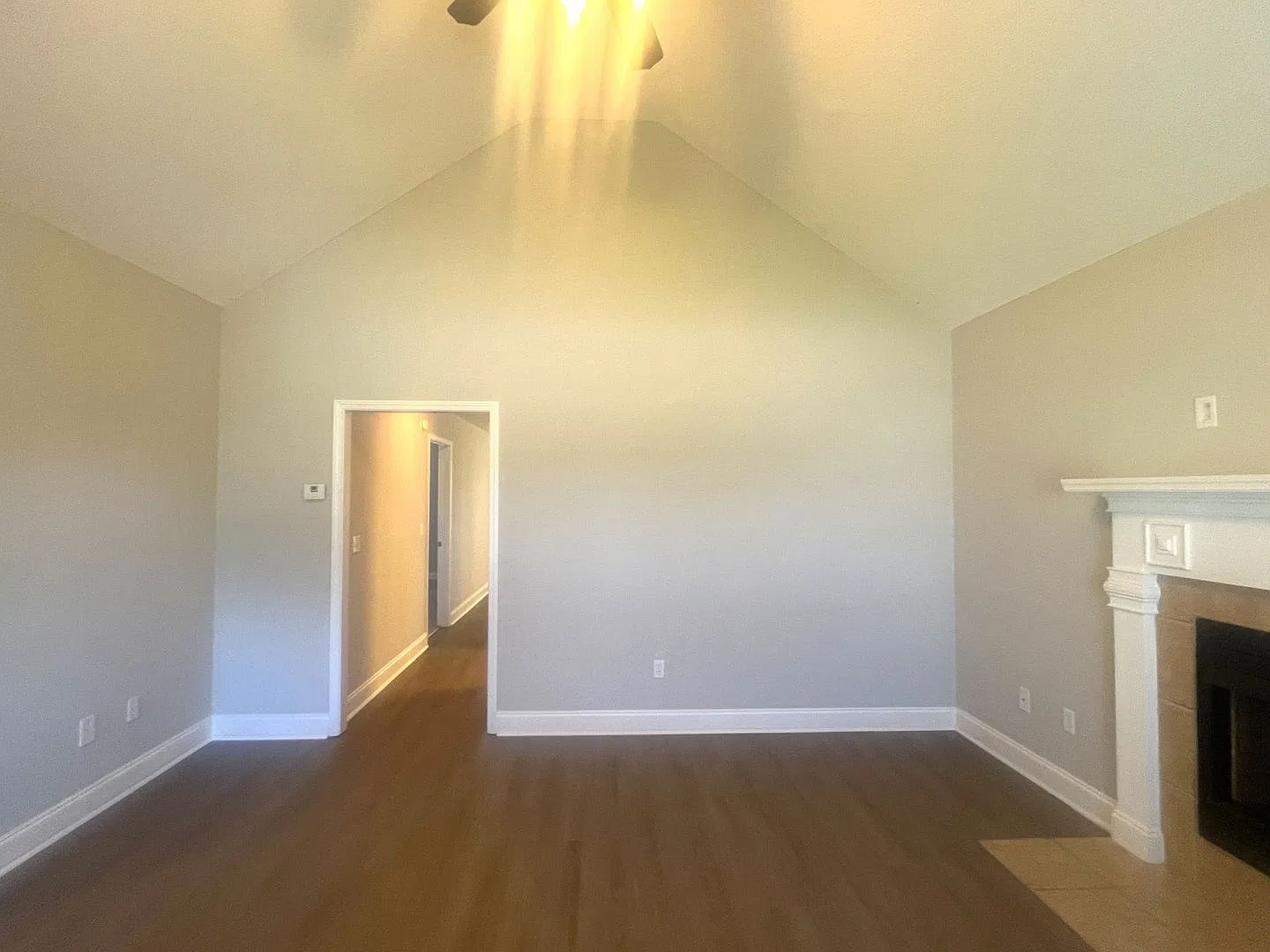 Super Cute 3BD/2B Home — Photo 4