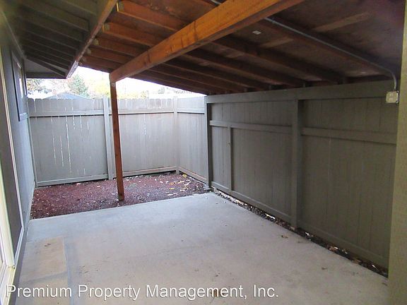 4th image of 563 47th Ct SE