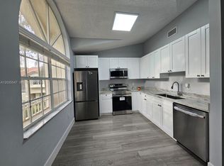 10823 NW 3rd Ct #B12u, Hollywood, FL 33026