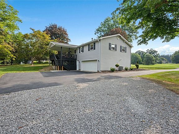 3rd image of 4 Manorview Dr