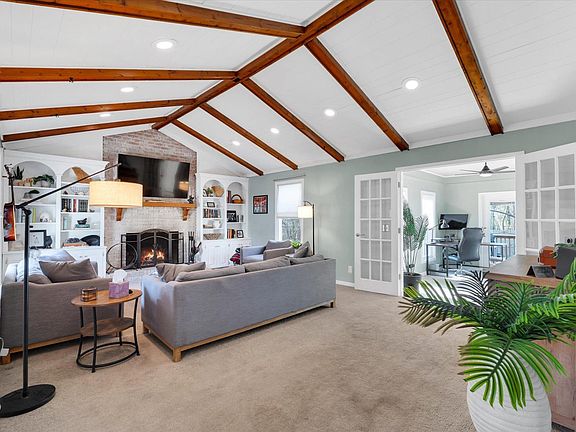 3rd image of 124 Bendingwood Cir