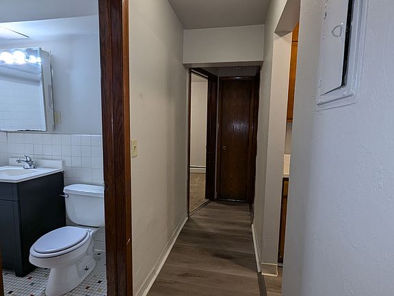4th image of 400 Larpenteur Ave W #8