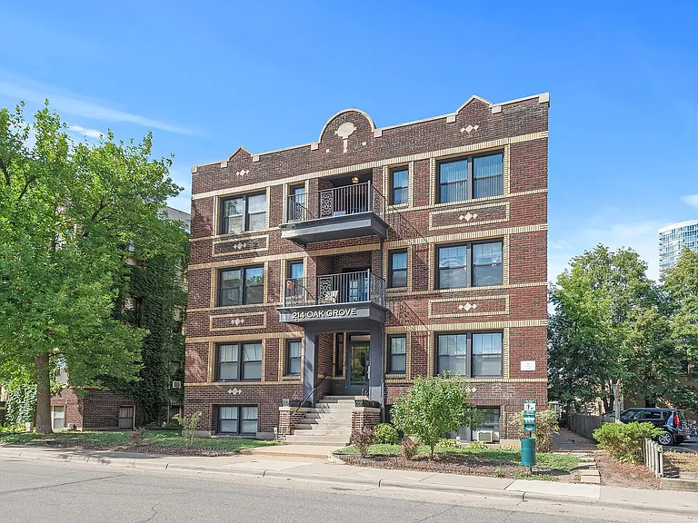 214 Oak Grove St — Photo 30