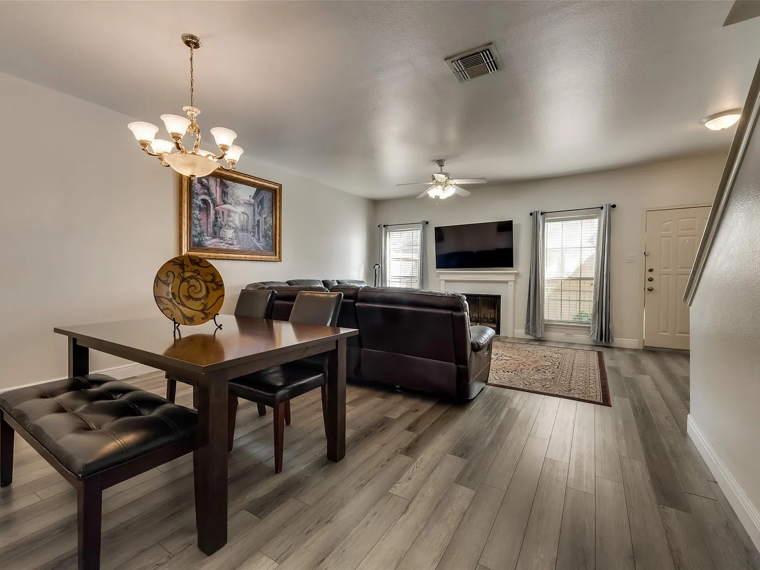2 bed, 2.5 bath, 1600 sqft, $1,965 — Photo 3