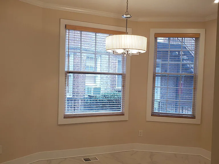 149 Peachtree Cir NE #19 — Photo 8