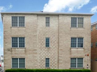 8059 Grand Ave APT 3S, River Grove, IL