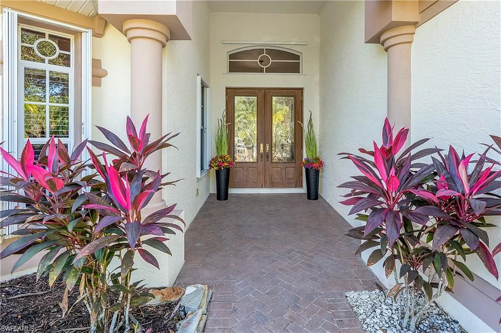 3 bed, 3.0 bath, 2422 sqft, $13,000 — Photo 3
