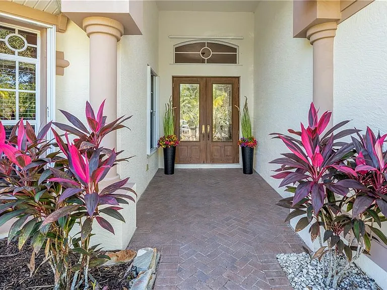 4923 Cerromar Dr — Photo 3