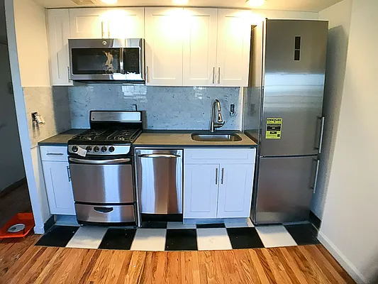 Rented by Francine Realty | media 6