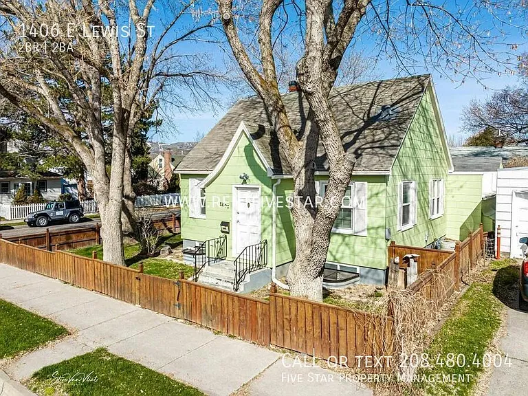 1406 E Lewis St — Photo 2