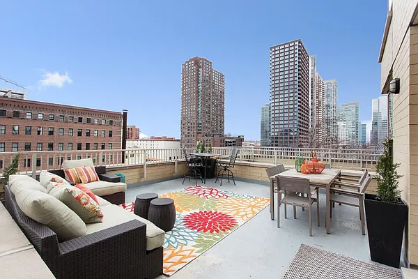 Sold by Nestseekers | media 1