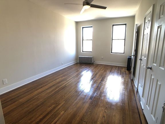 5th image of 2100 Westbury Ct APT 6A