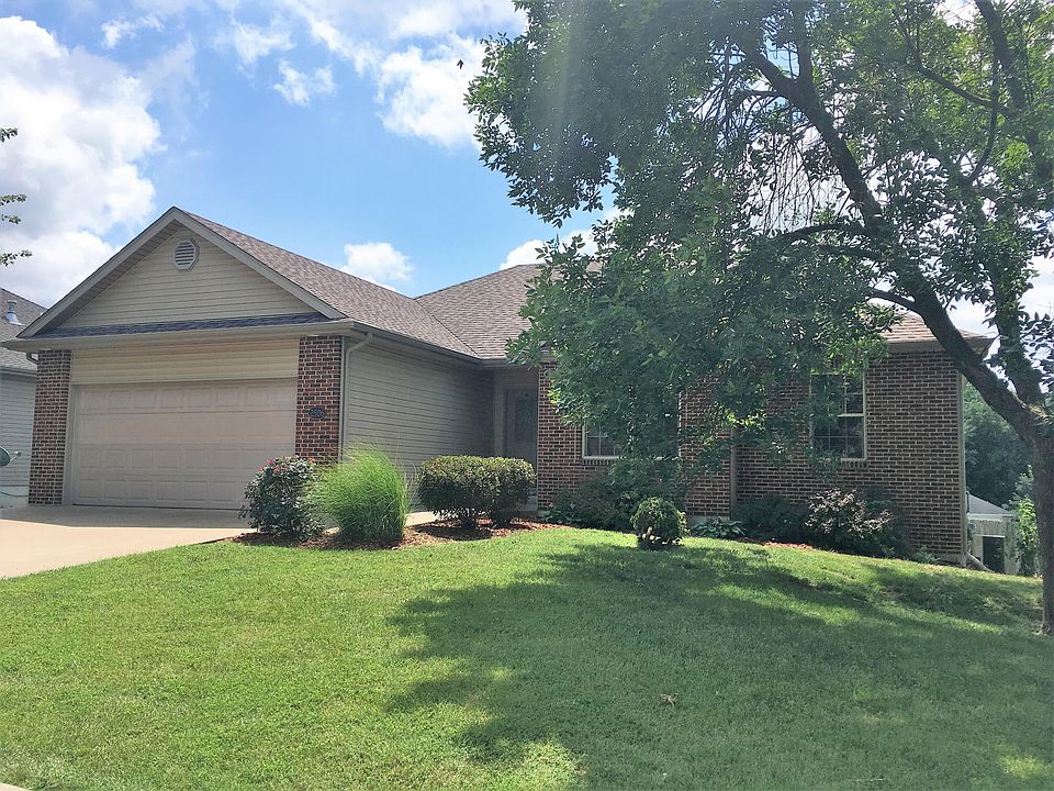 2nd image of 2506 Oakfield Dr