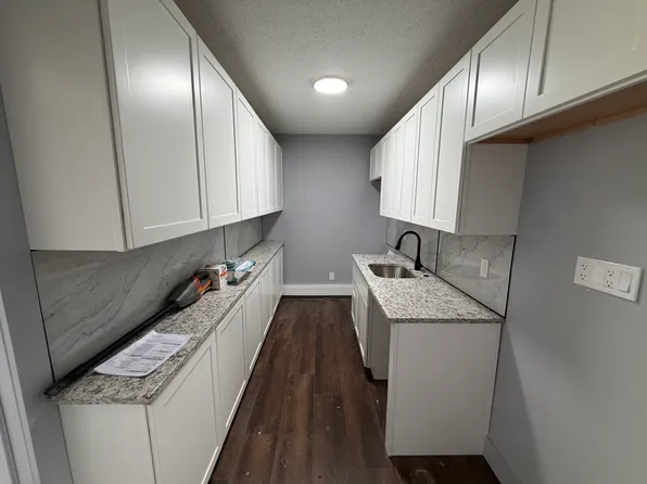 196 Woodland St #2, Bristol, CT 06010