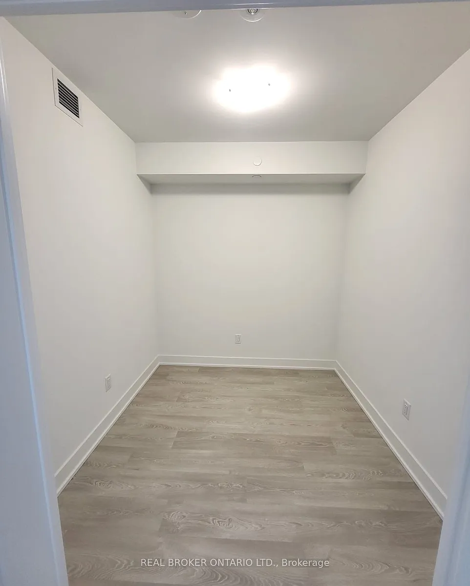 Building Photo - 2545 Simcoe St N #1813