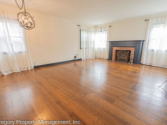 4th image of 1805 Central Ave