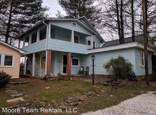 522 3rd Ave W #B, Hendersonville, NC 28739
