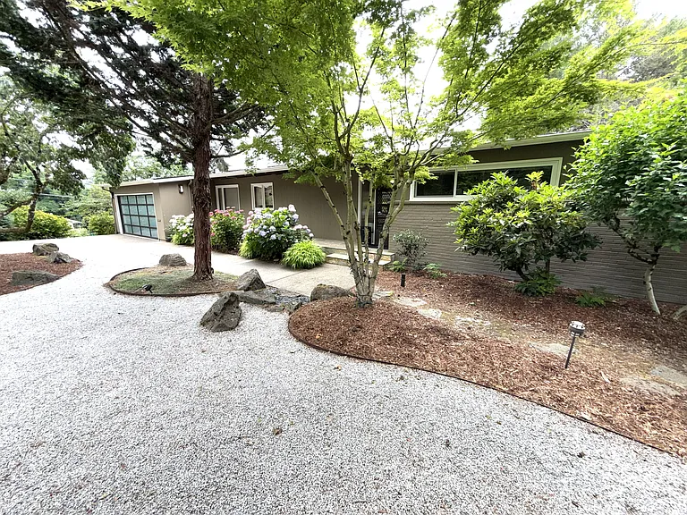 6385 SW Arrow Wood Ln — Photo 1