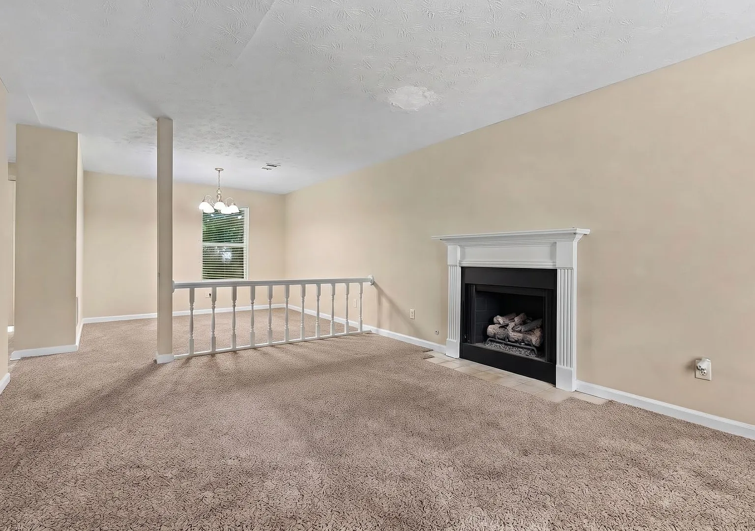 3 Bedroom 2.5 Bath House — Photo 2