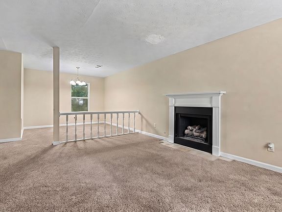 2nd image of 2177 Victoria Pl