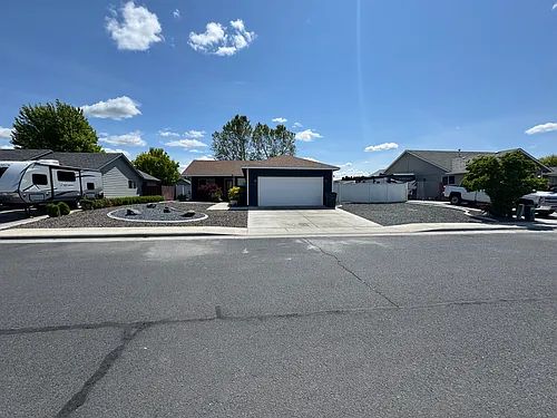 689 W Wren Ave Photo 1