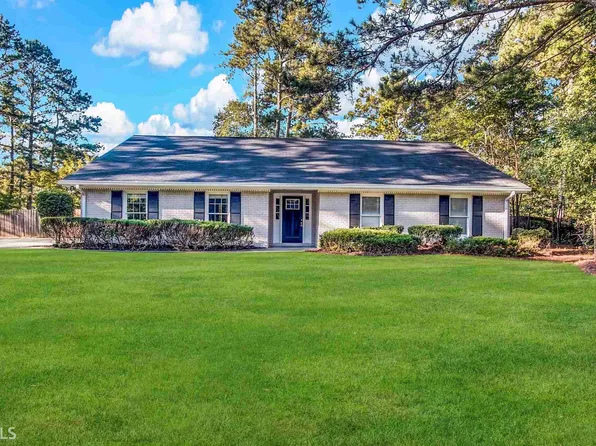 391 Bridgewood Dr SE, Conyers, GA 30094