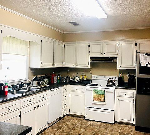 2nd image of 1710 Moses Dr