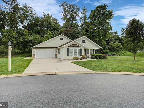 3rd image of 101 Colonial Ct