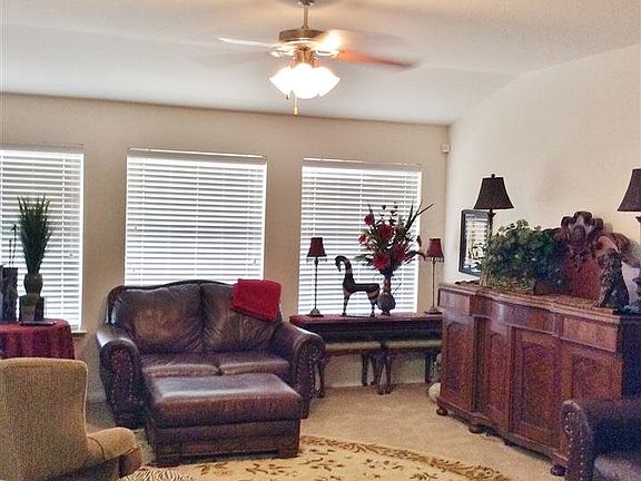 4th image of 520 Weeping Willow Dr
