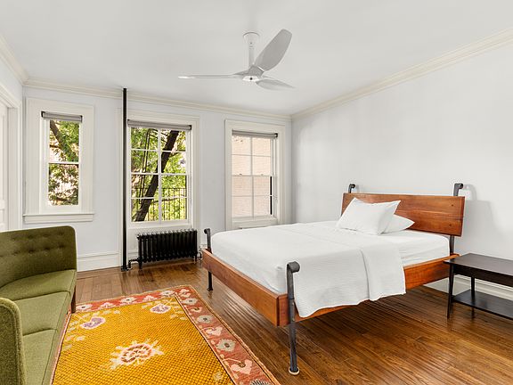 4th image of 23 Bank St #3/4