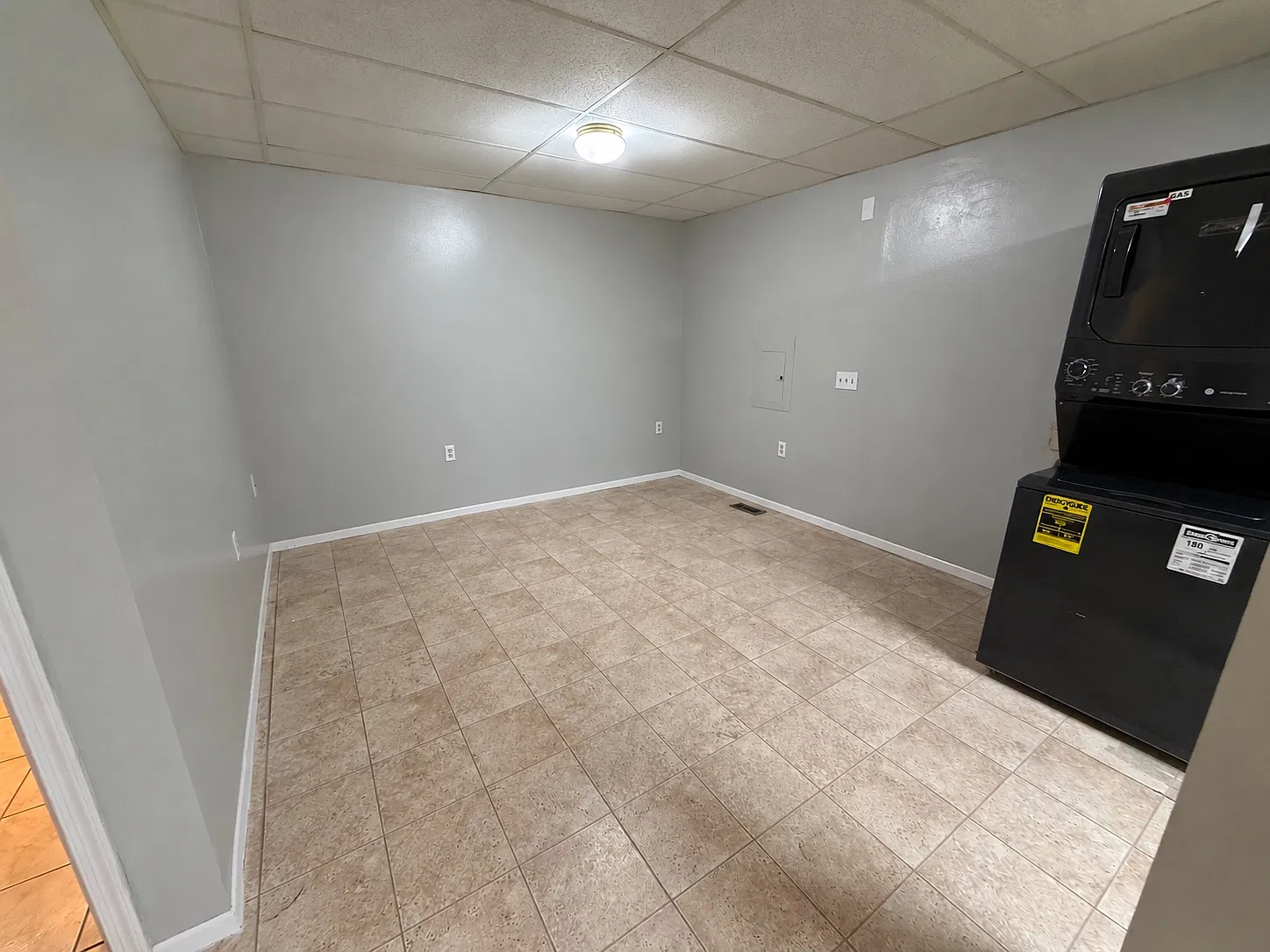 2 bed, 1300 sqft, $1,300 — Photo 3