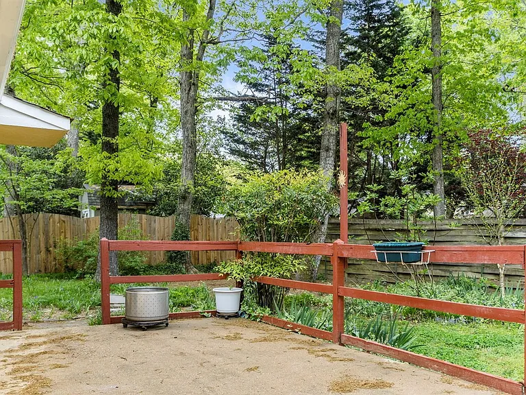 9201 Rattlesnake Rd — Photo 24