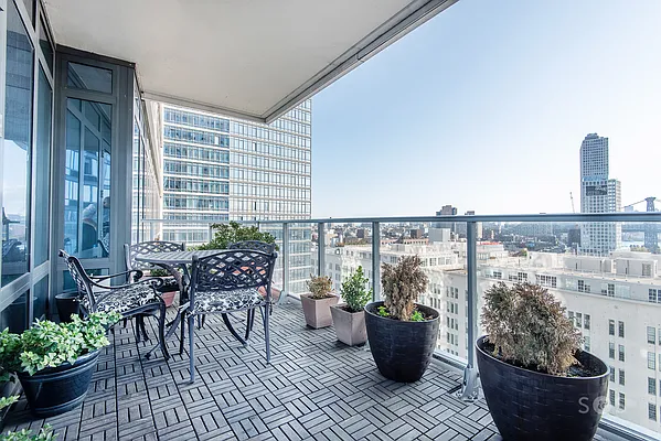 Sold by Brick&Mortar | media 21