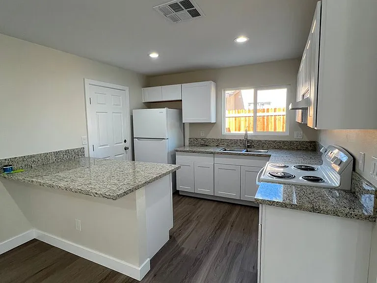 3608 W Bonanza Rd #1 — Photo 4