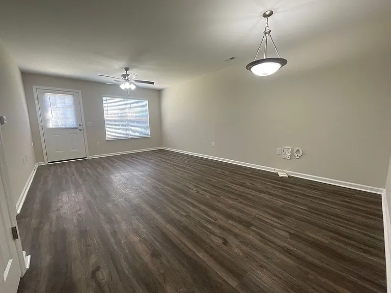 Meridian Park Apartments — Photo 37