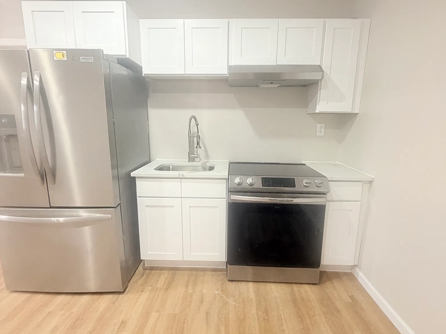 2 bed, $1,100 — Photo 2