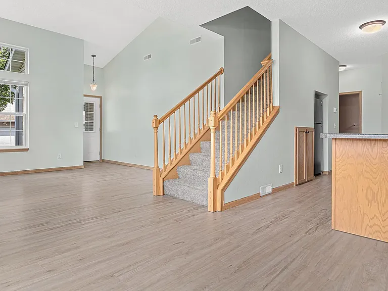 78 Bridgewater Trl — Photo 8