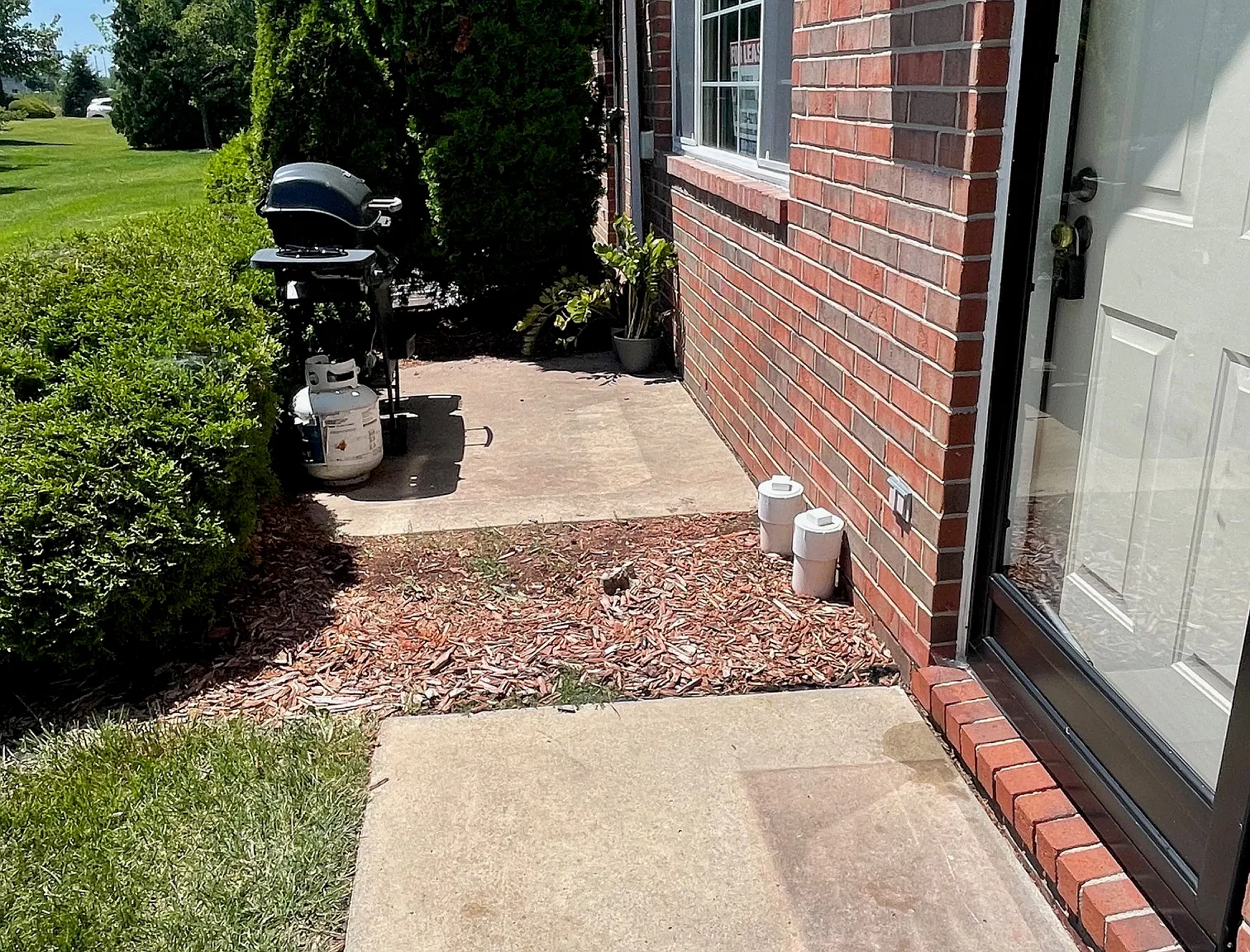 2 bed, 1.5 bath, 1120 sqft, $1,400 — Photo 2