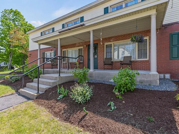 16 Kirk St APT F, Springvale, ME 04083